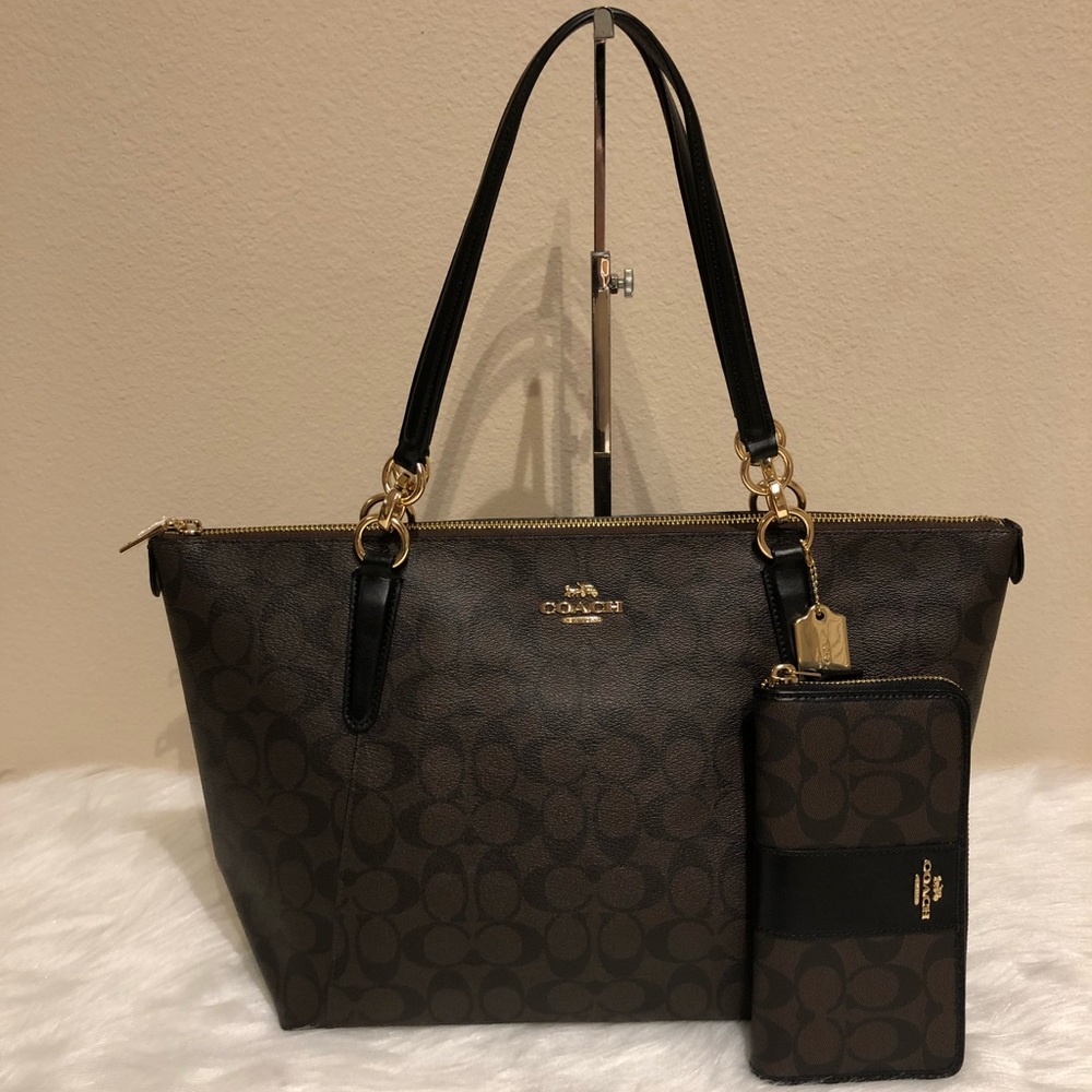 Coach purse and wallet set
